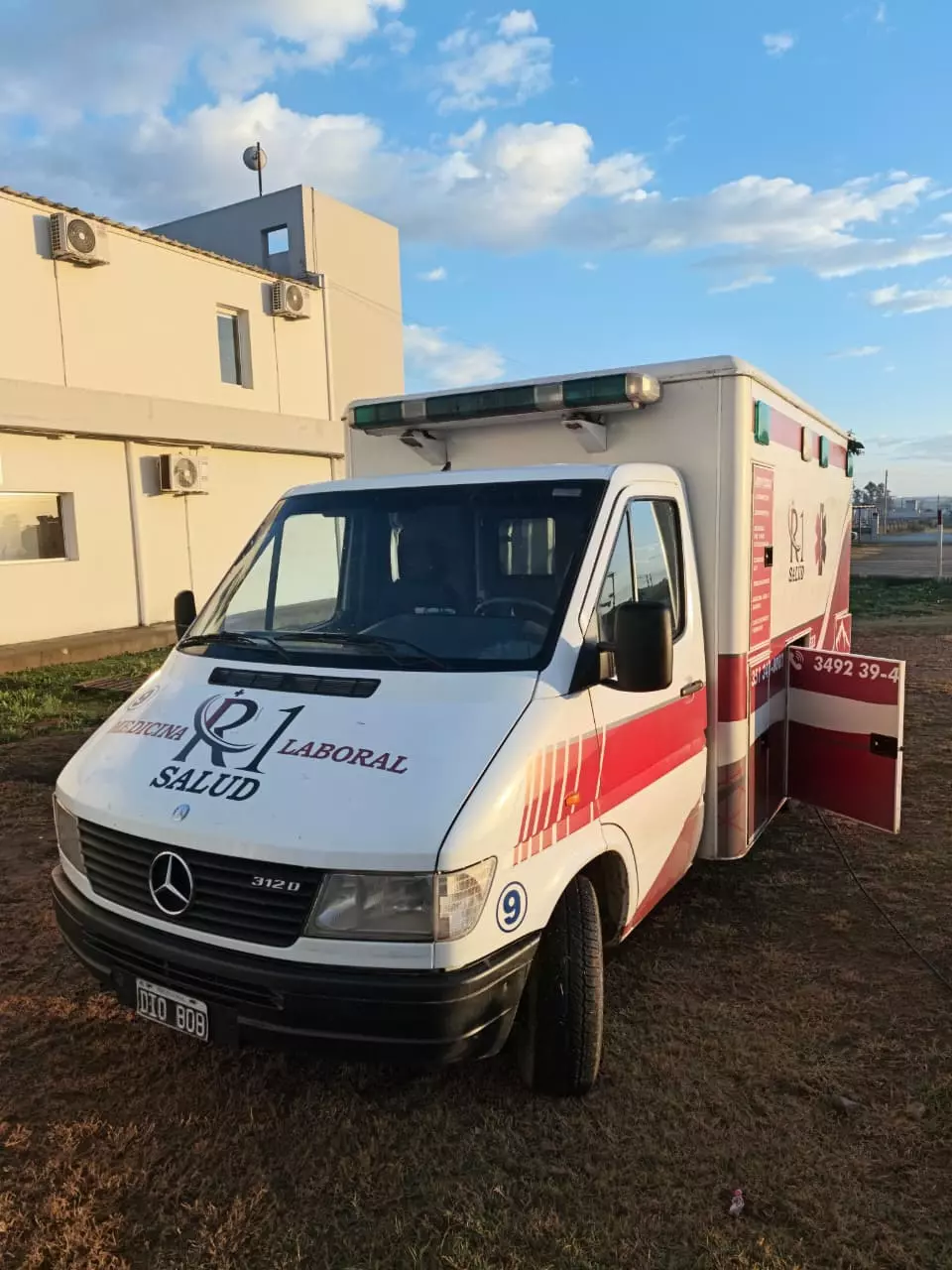 Unidad móvil de R1 Salud para operativos de salud laboral en empresas de Córdoba